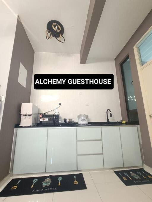 Pangsapuri Alchemy D'summit With Netflix *
